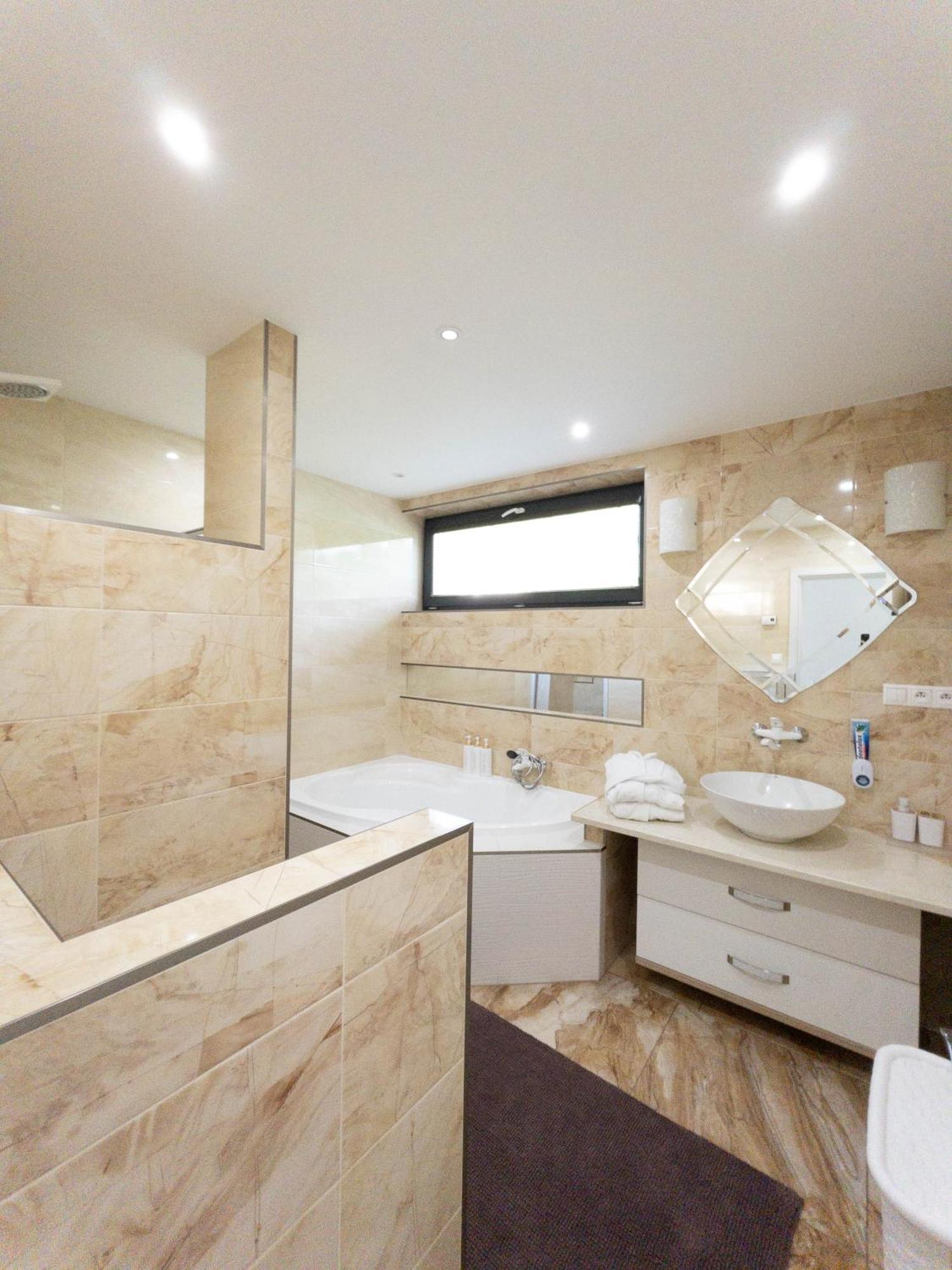 Apartman Navrchu Brezno Ngoại thất bức ảnh